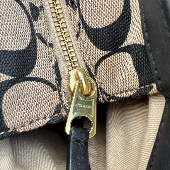 Coach Signature Canvas Zip Top Tote Black/Kahki Red Interior - Picture 5 of 12